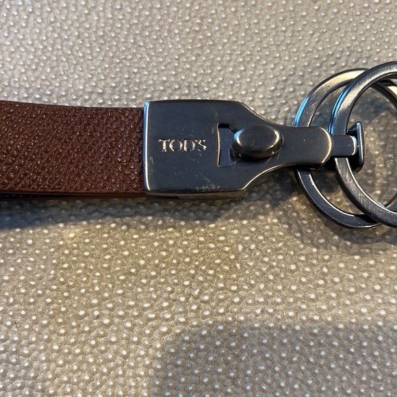 TOD’S Double Ring Key Ring - Picture 2 of 3